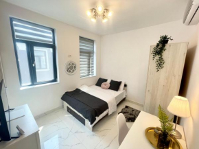 Cozy Central Studio Near Park